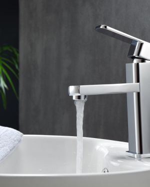Aqua Soho Single Lever Wide Spread Bathroom Vanity Faucet – Chrome