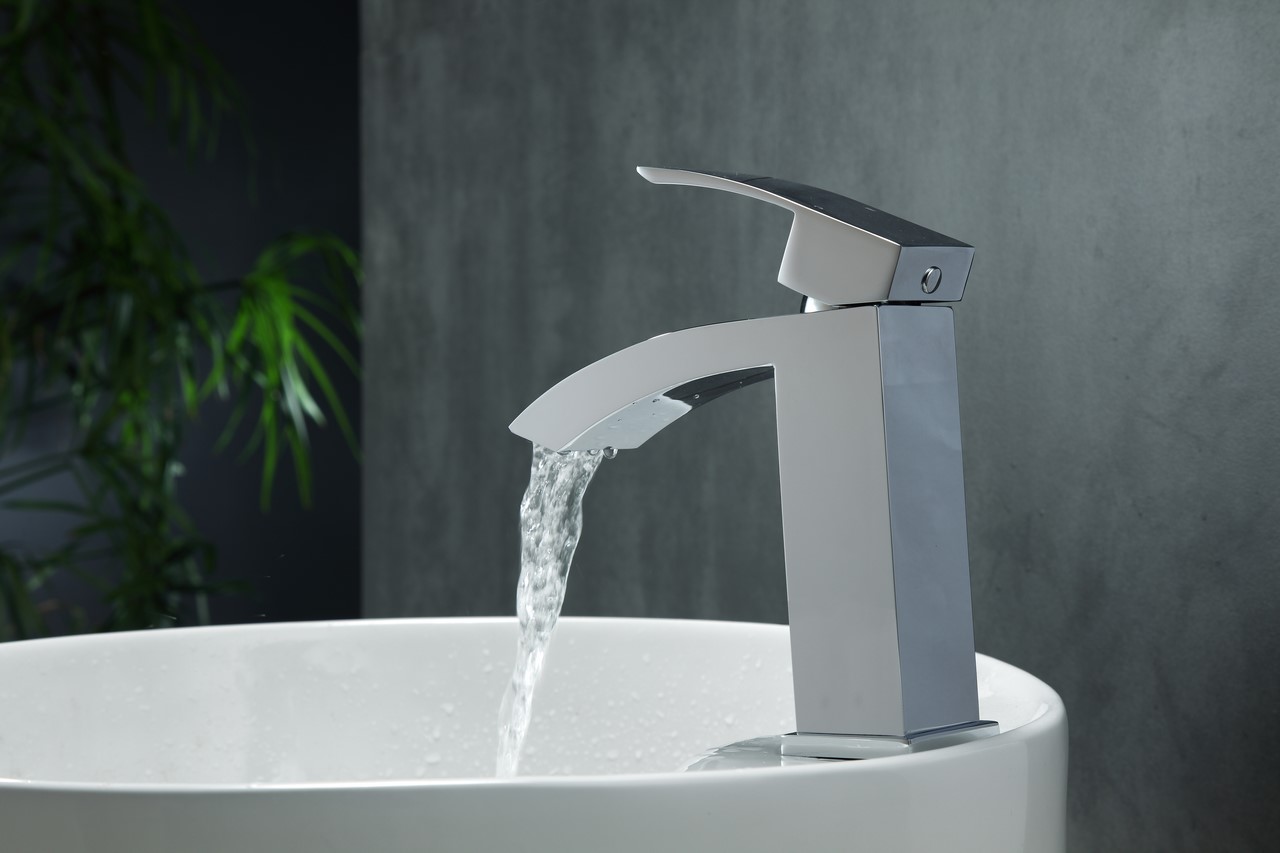 Aqua Balzo Single Lever Wide Spread Bathroom Vanity Faucet – Chrome