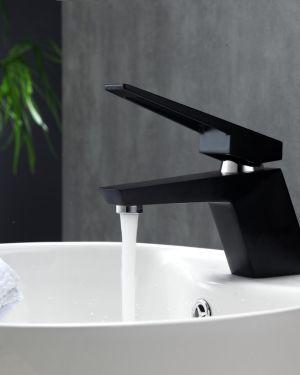 Aqua Siza Single Lever Modern Bathroom Vanity Faucet – Matte Black