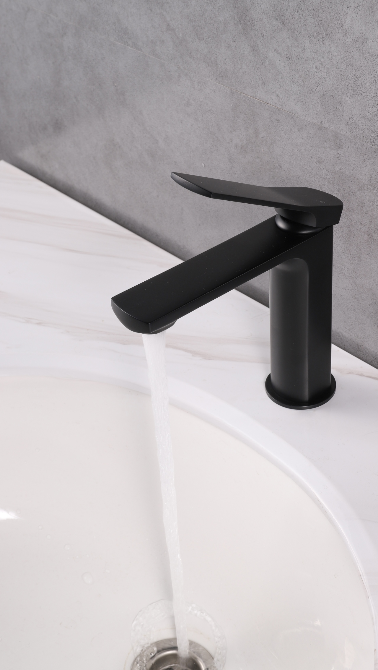 Aqua Balli Single Lever Bathroom Vanity Faucet - Matte Black